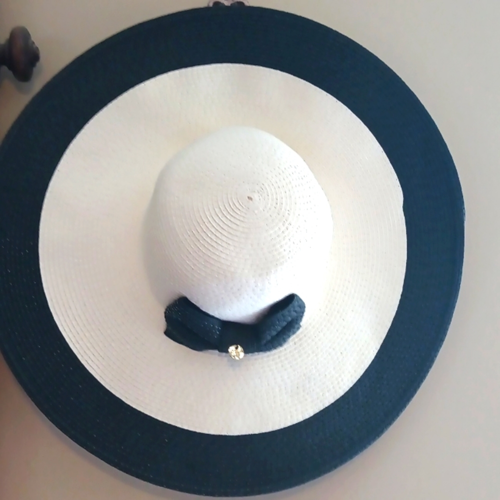L'Atelier du Sac  Black Bow Wide Brimmed Black and White Floppy Hat